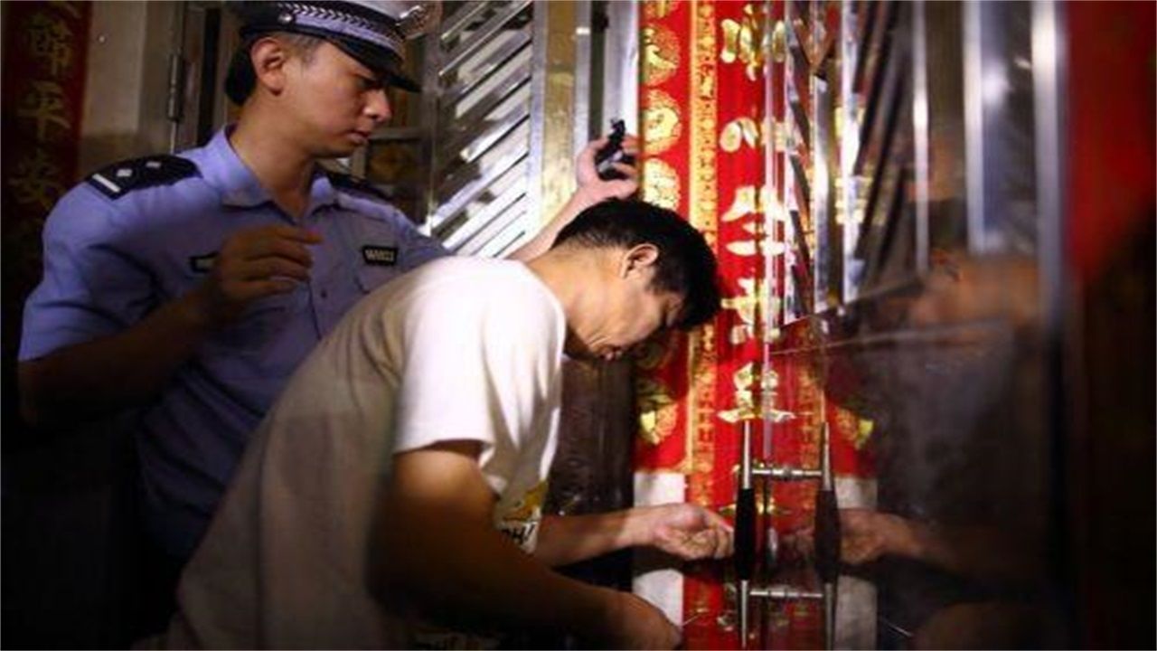 毕节地区请开锁师傅开了锁后，师傅为什么一般都不进门，就算主人请也不进去？